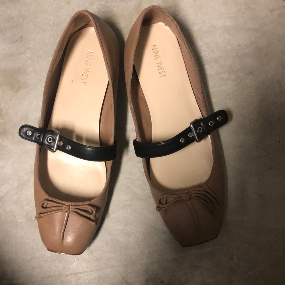 Nine West flats size 10